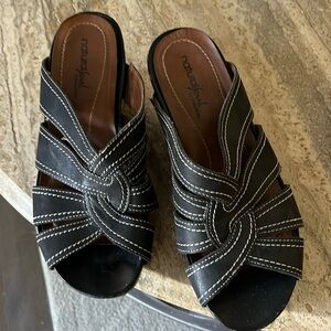 Natural soul, black sandals in great shape by Naturalizer size 8 black leather